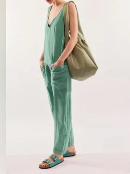 We The Free Pants - NWOT
Free People // We The Free
High Roller Jumpsuit Green size M